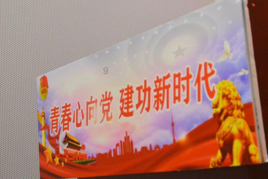 双人跨栏赛跑